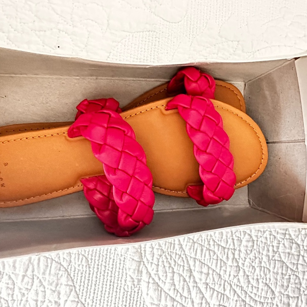 Women's Braided Sandals in Pink